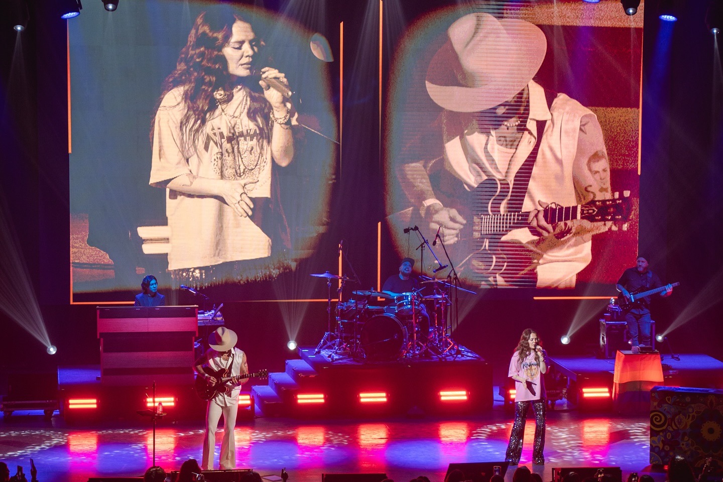 Jesse y Joy en concierto 11